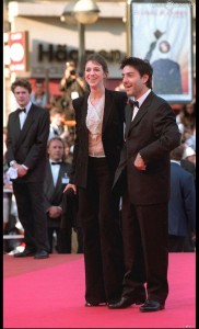 Charlotte Gainsbourg, membre du Jury du 54ème Festival de Cannes et Yvan Attal en 2001 à la première de "The Barber"
