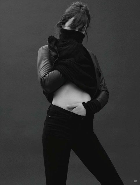 Charlotte Gainsbourg photographiée par Stefan Heinrichs pour Vogue Allemagne du mois d'août 2014, portant du Anthony Vaccarello et sa collection capsule pour Current Elliot
